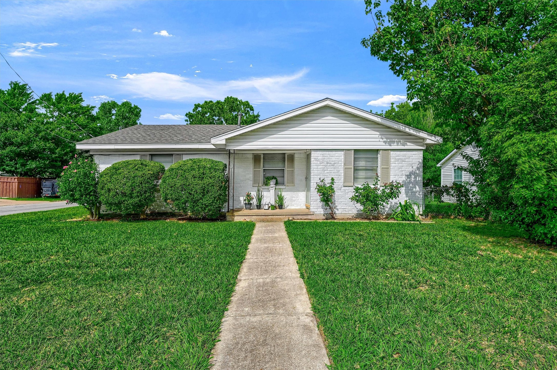 1302 N Brents Avenue Sherman TX 75090