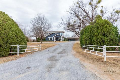 679 Peterson Road N Iowa Park TX 76367