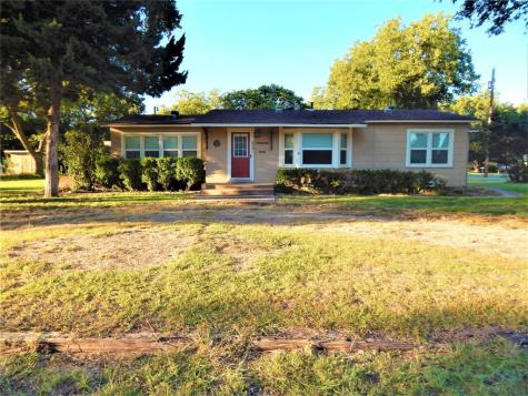620 S 3rd Street Clyde TX 79510
