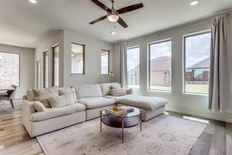 1813 Lakemont Drive Van Alstyne TX 75495