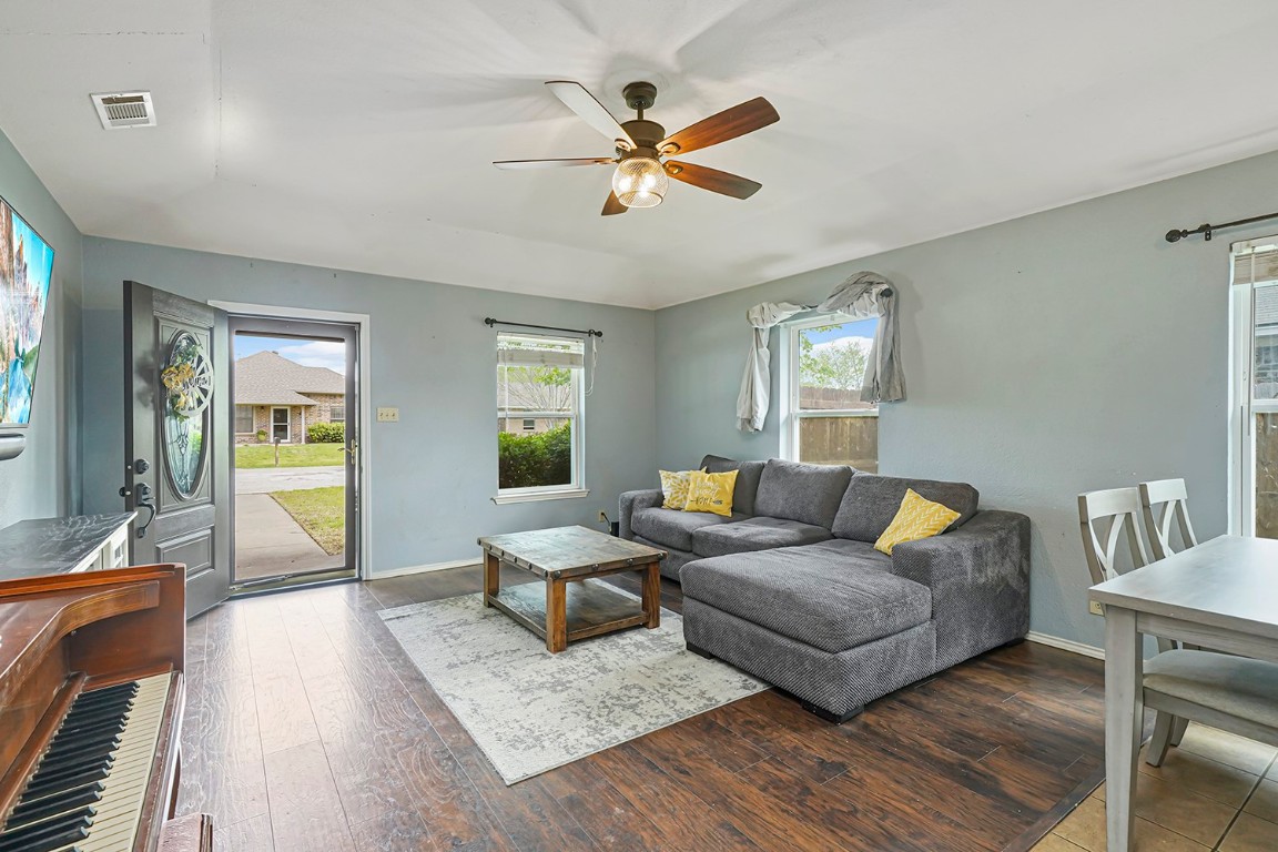 1602 Fairfield Circle Sanger TX 76266