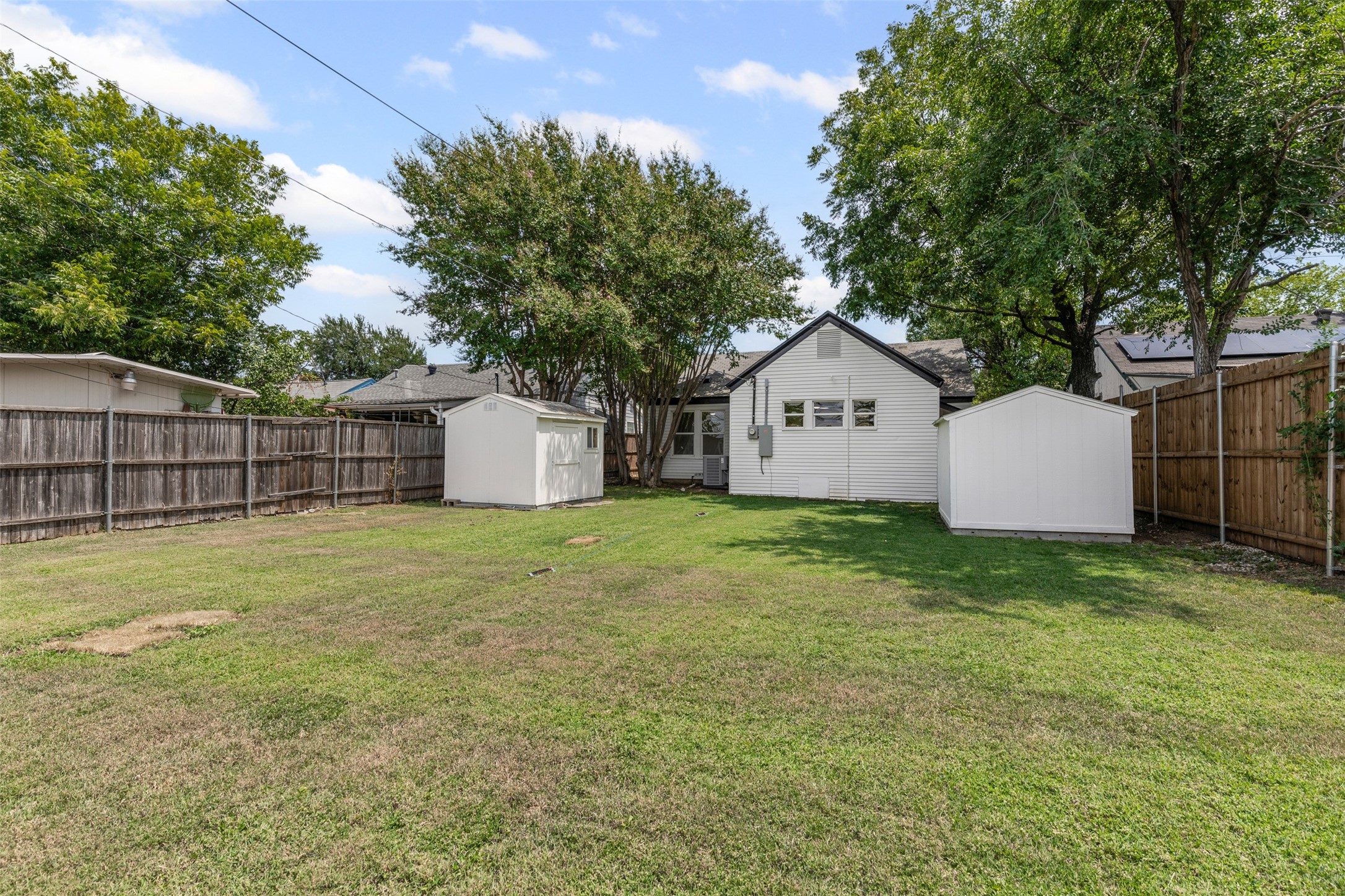 2327 Brookfield Avenue Dallas TX 75235