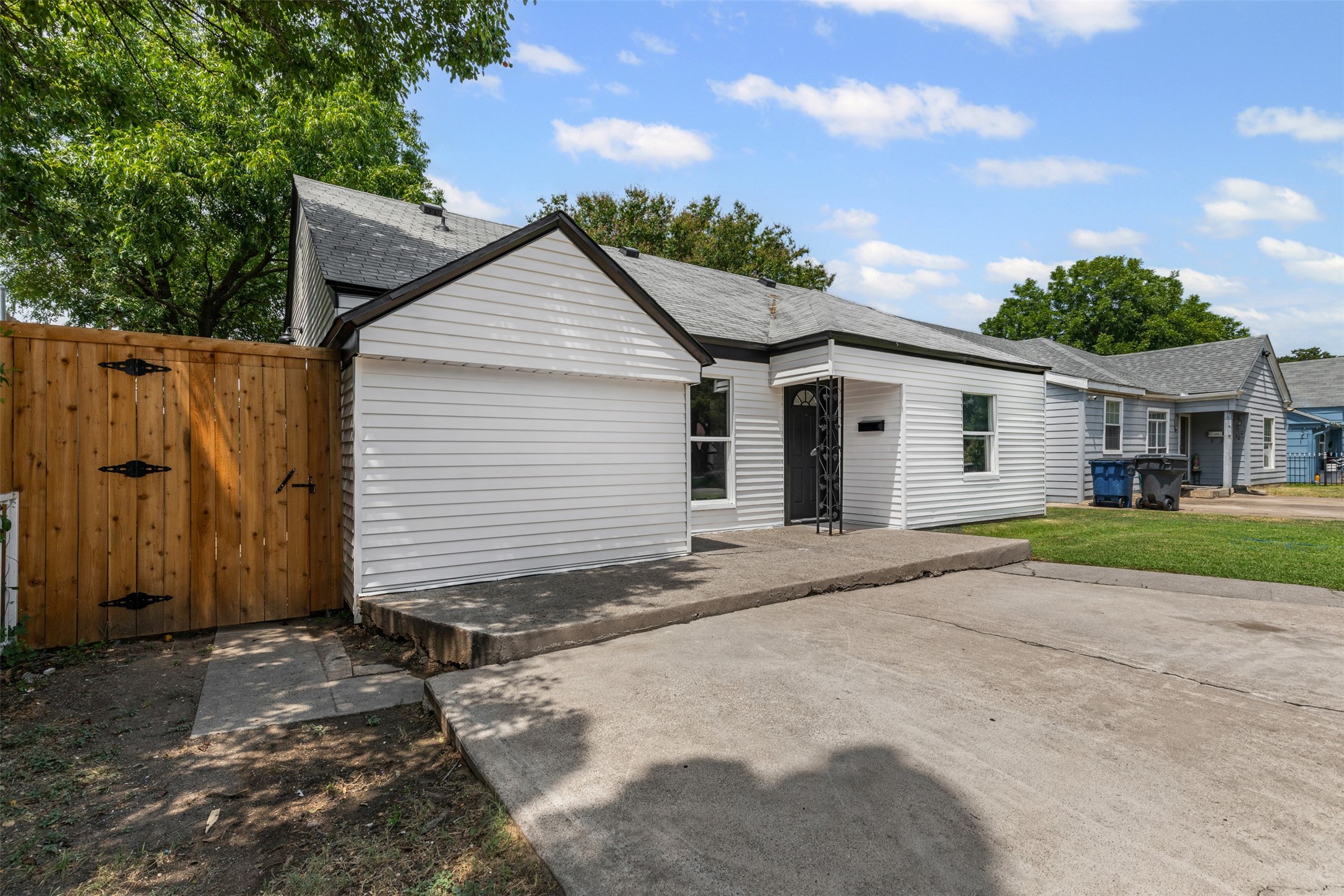 2327 Brookfield Avenue Dallas TX 75235