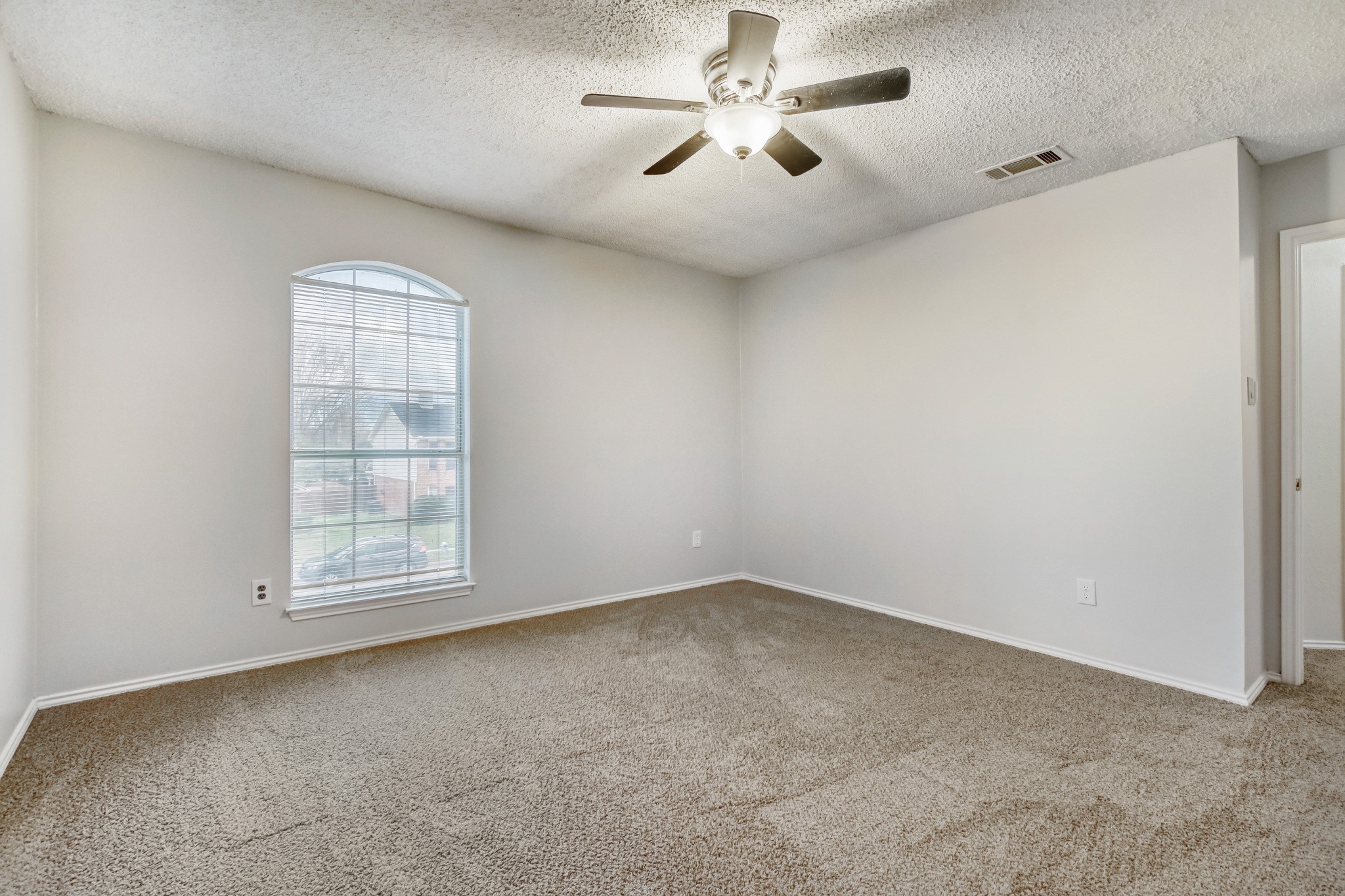 2112 Meadowview Drive Corinth TX 76210