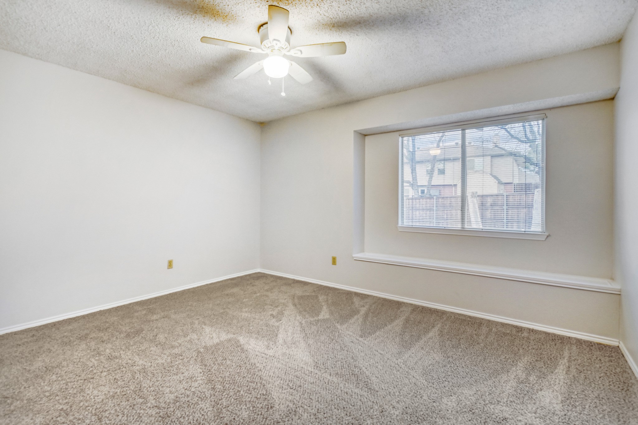 2112 Meadowview Drive Corinth TX 76210
