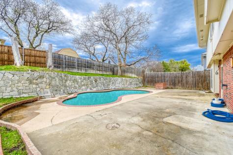 2112 Meadowview Drive Corinth TX 76210