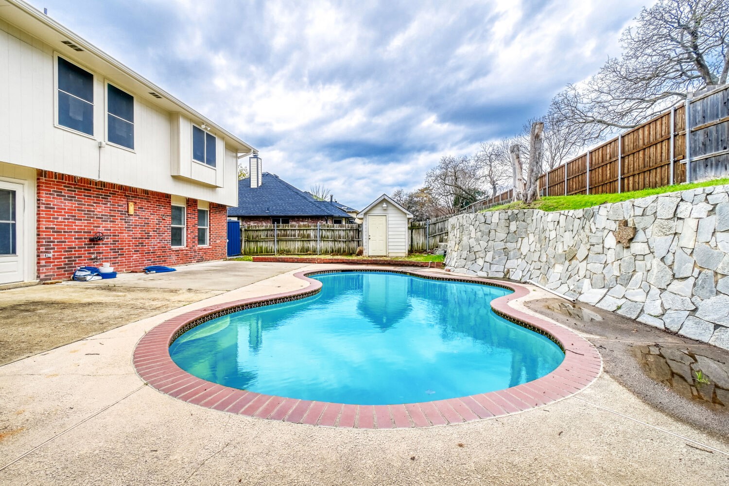 2112 Meadowview Drive Corinth TX 76210