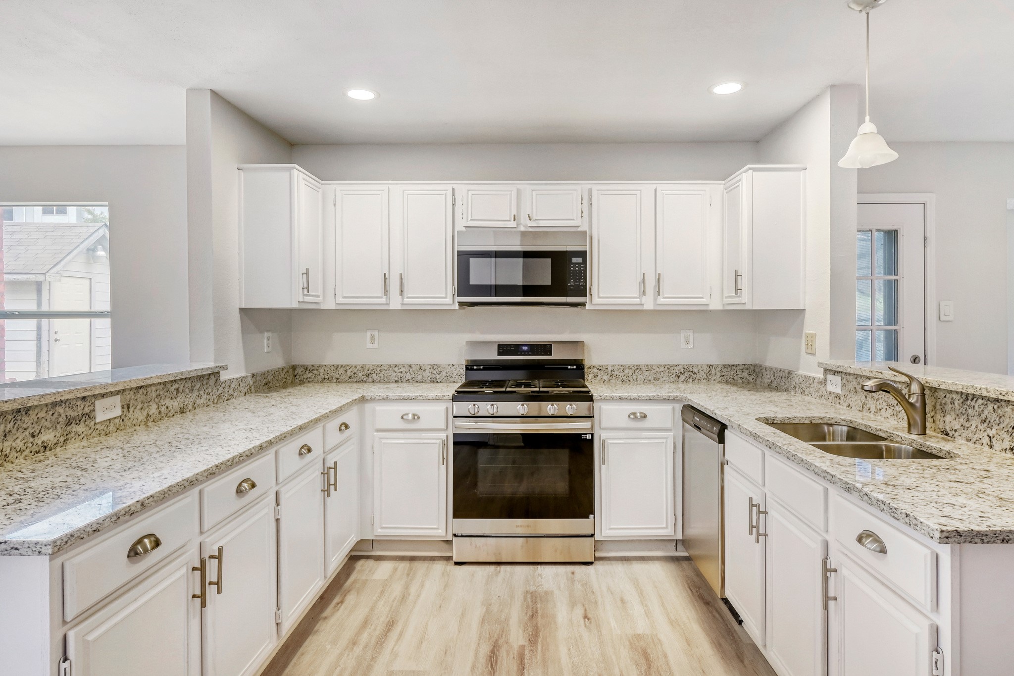 2112 Meadowview Drive Corinth TX 76210