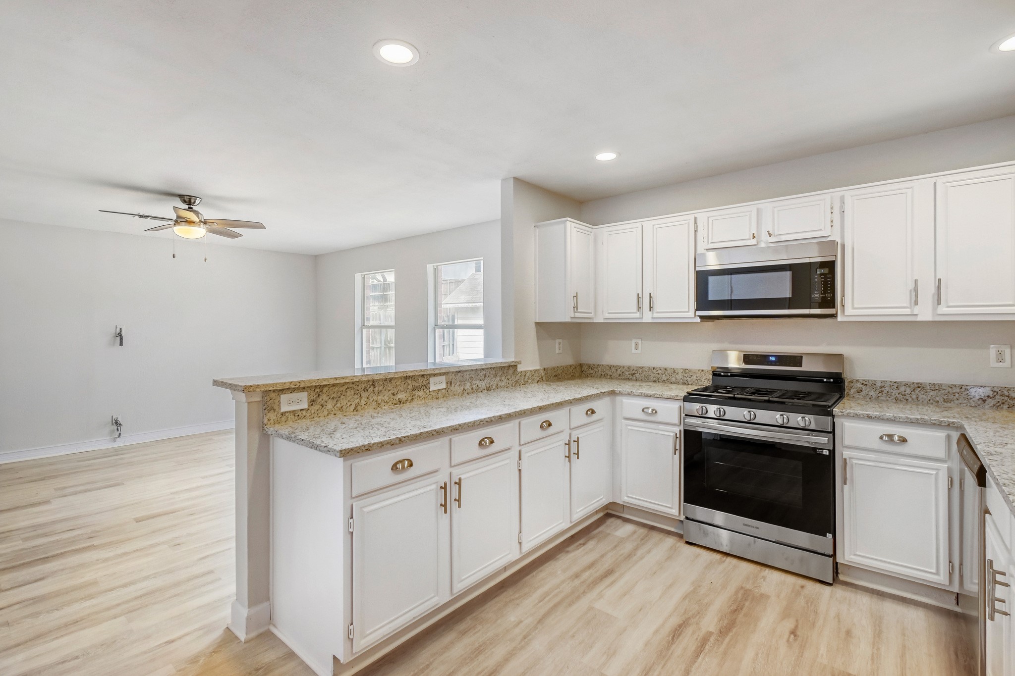 2112 Meadowview Drive Corinth TX 76210