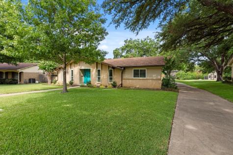 1929 Deep Valley Drive Richardson TX 75080