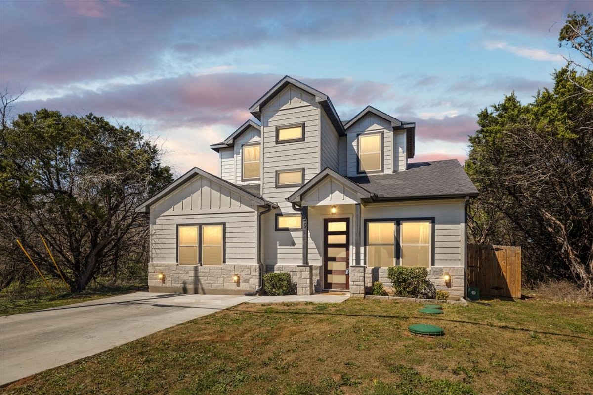 5511 Black Pine Circle Granbury TX 76048