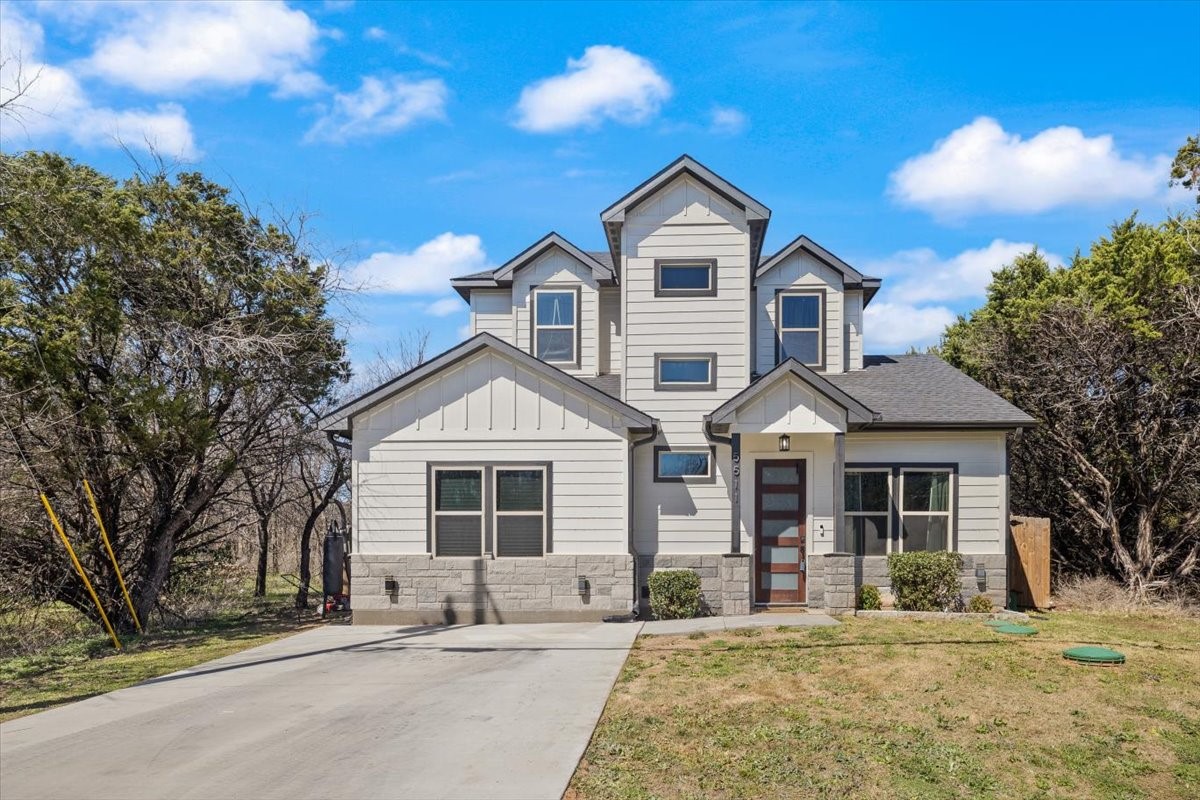 5511 Black Pine Circle Granbury TX 76048
