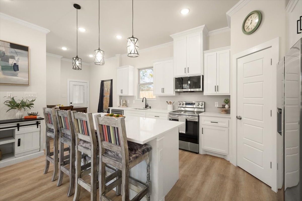 5511 Black Pine Circle Granbury TX 76048