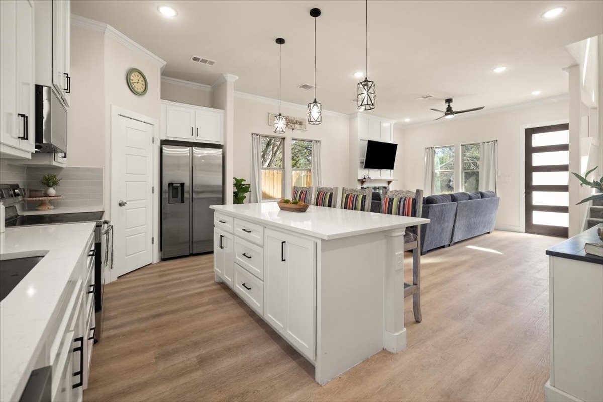 5511 Black Pine Circle Granbury TX 76048