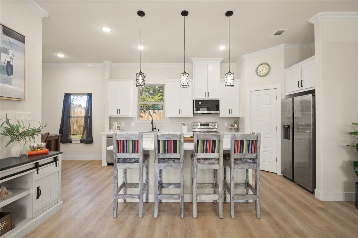 5511 Black Pine Circle Granbury TX 76048