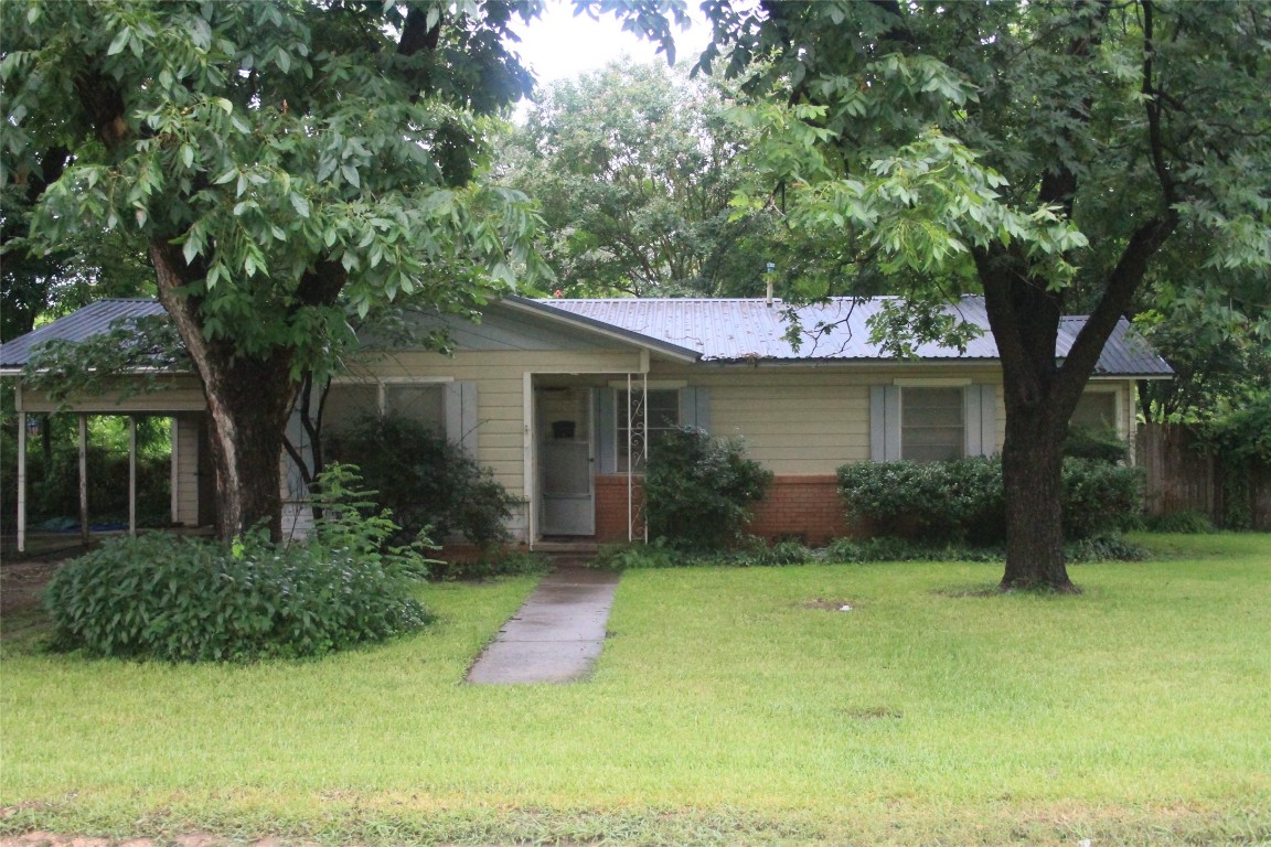 1404 W Pecan Street San Saba TX 76877