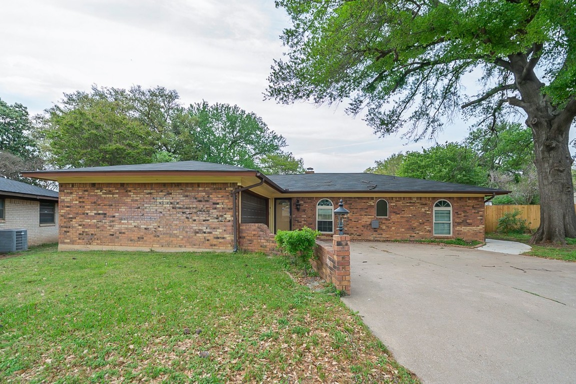 2109 Norfolk Drive Arlington TX 76015