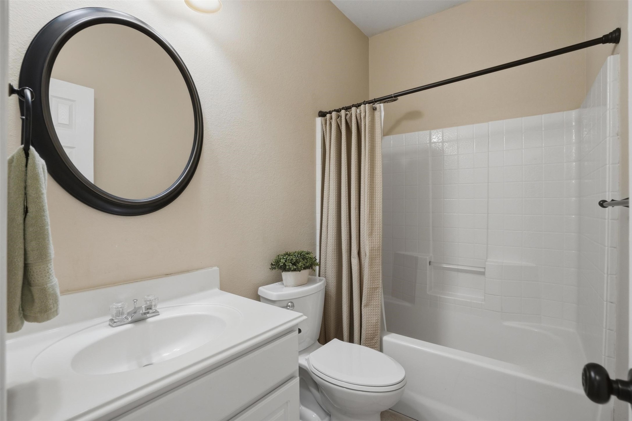 3209 Palos Verdes Drive Corinth TX 76210