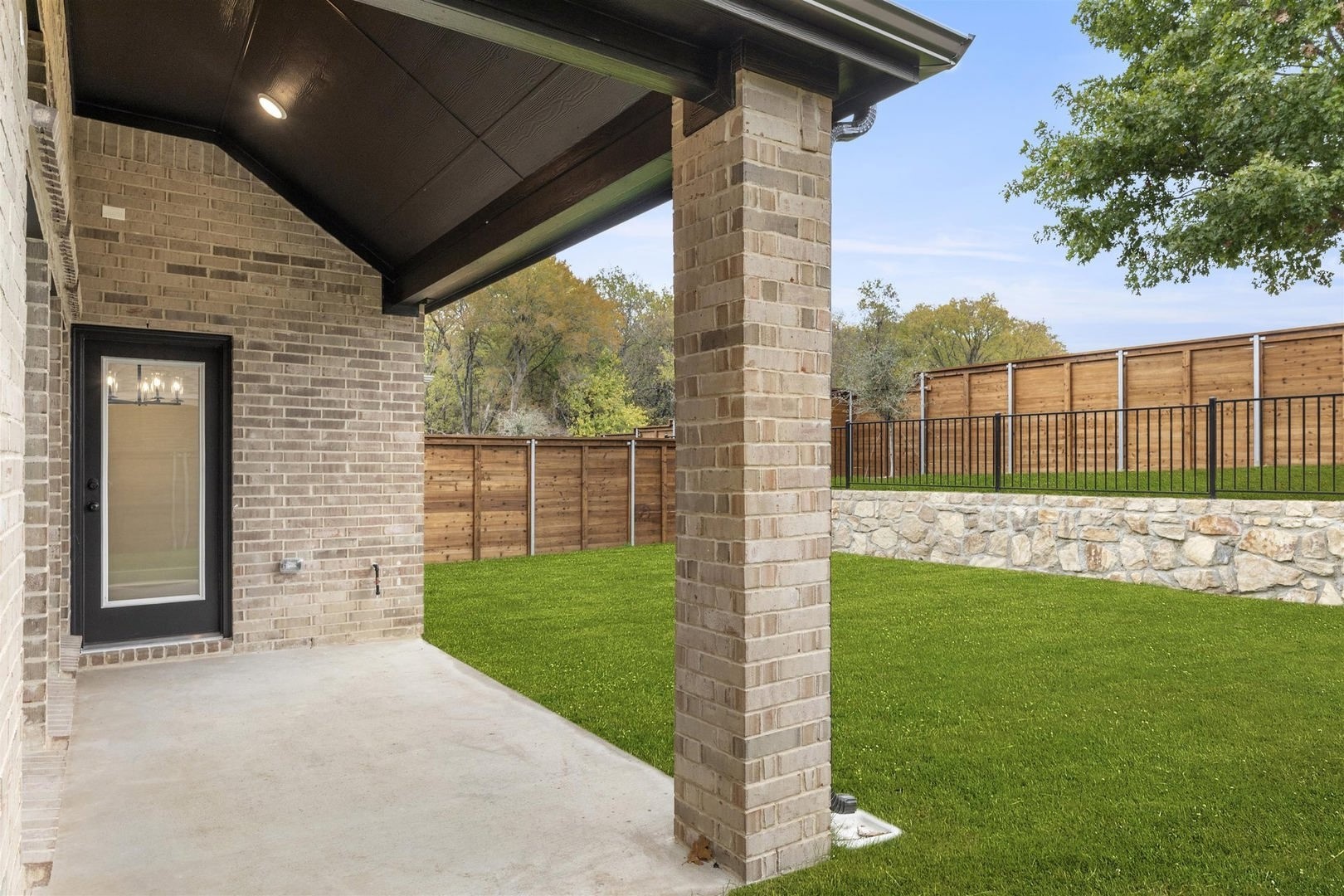 1909 Fall Creek Cove Mesquite TX 75181