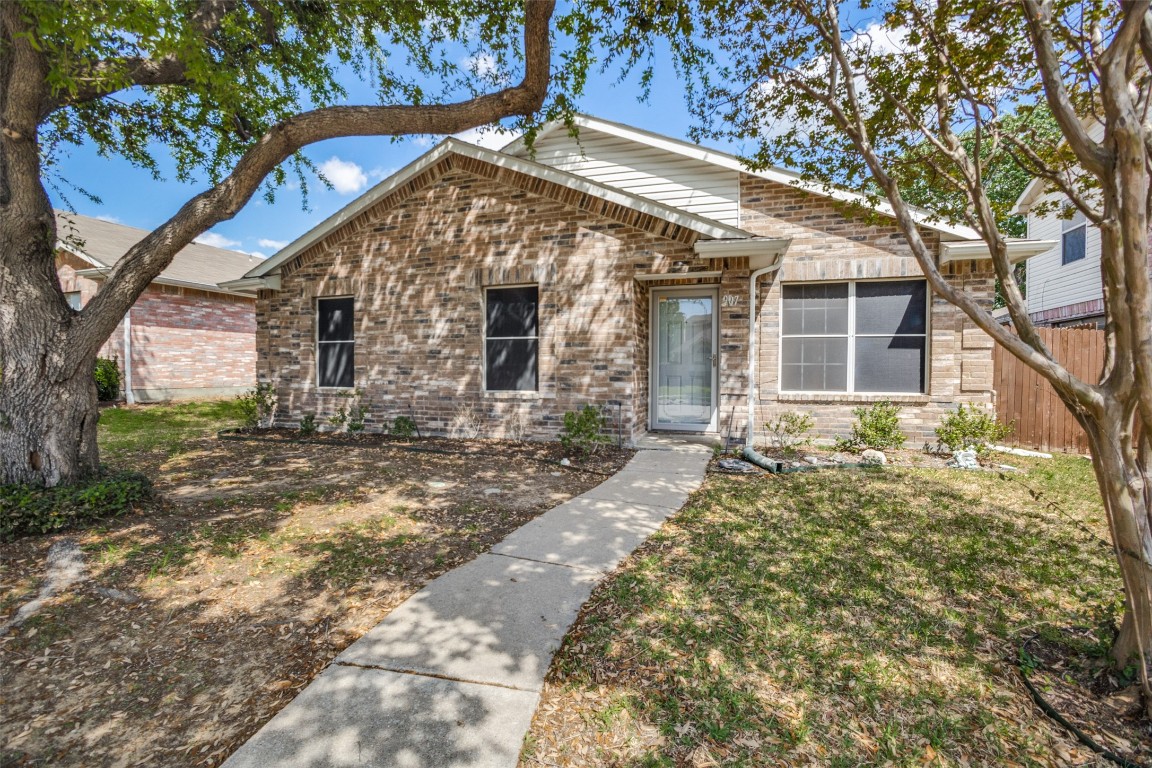 907 Kathryn Drive Lewisville TX 75067