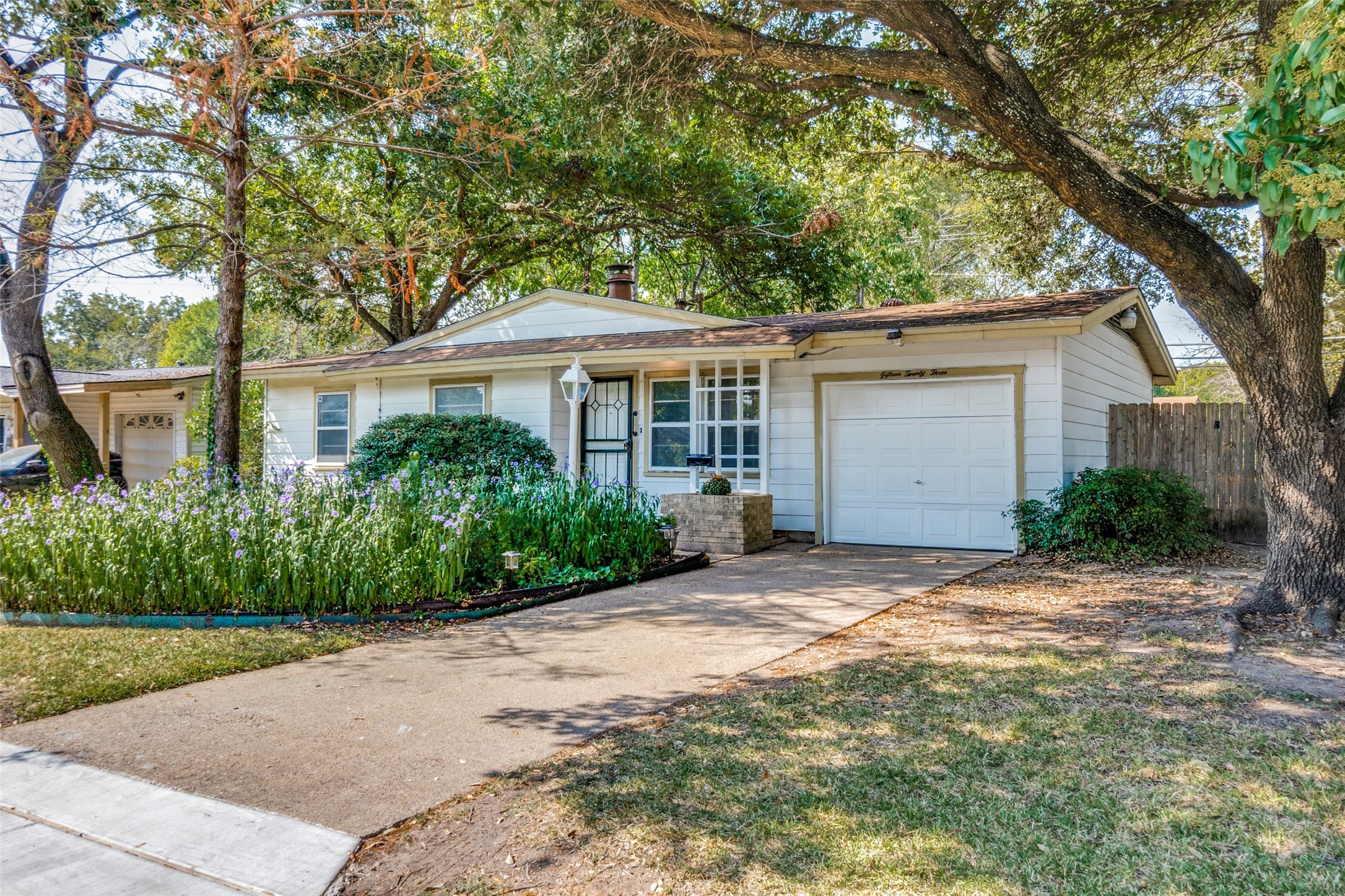 1523 Houghton Road Dallas TX 75217