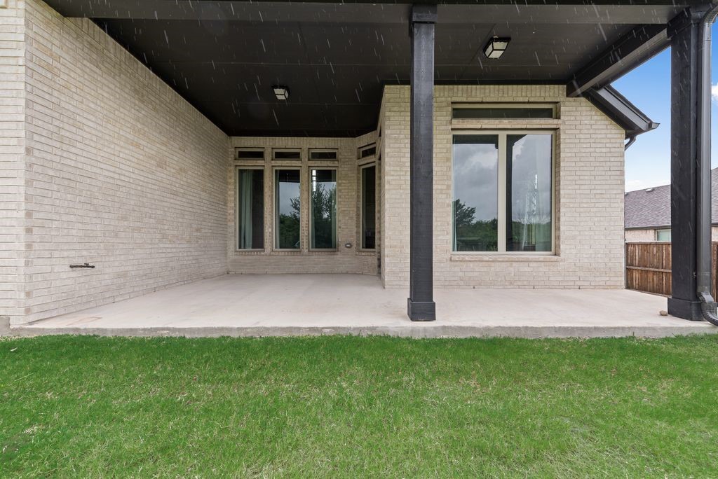 554 Oxbow Bend Sunnyvale TX 75182