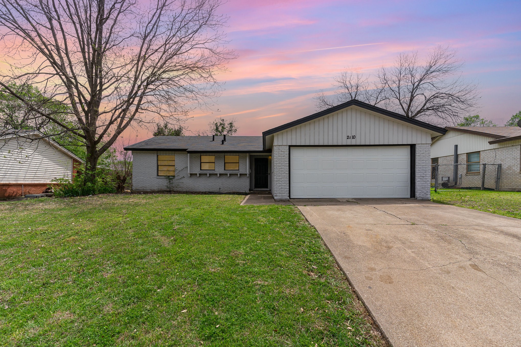2110 Brookshire Street Arlington TX 76010