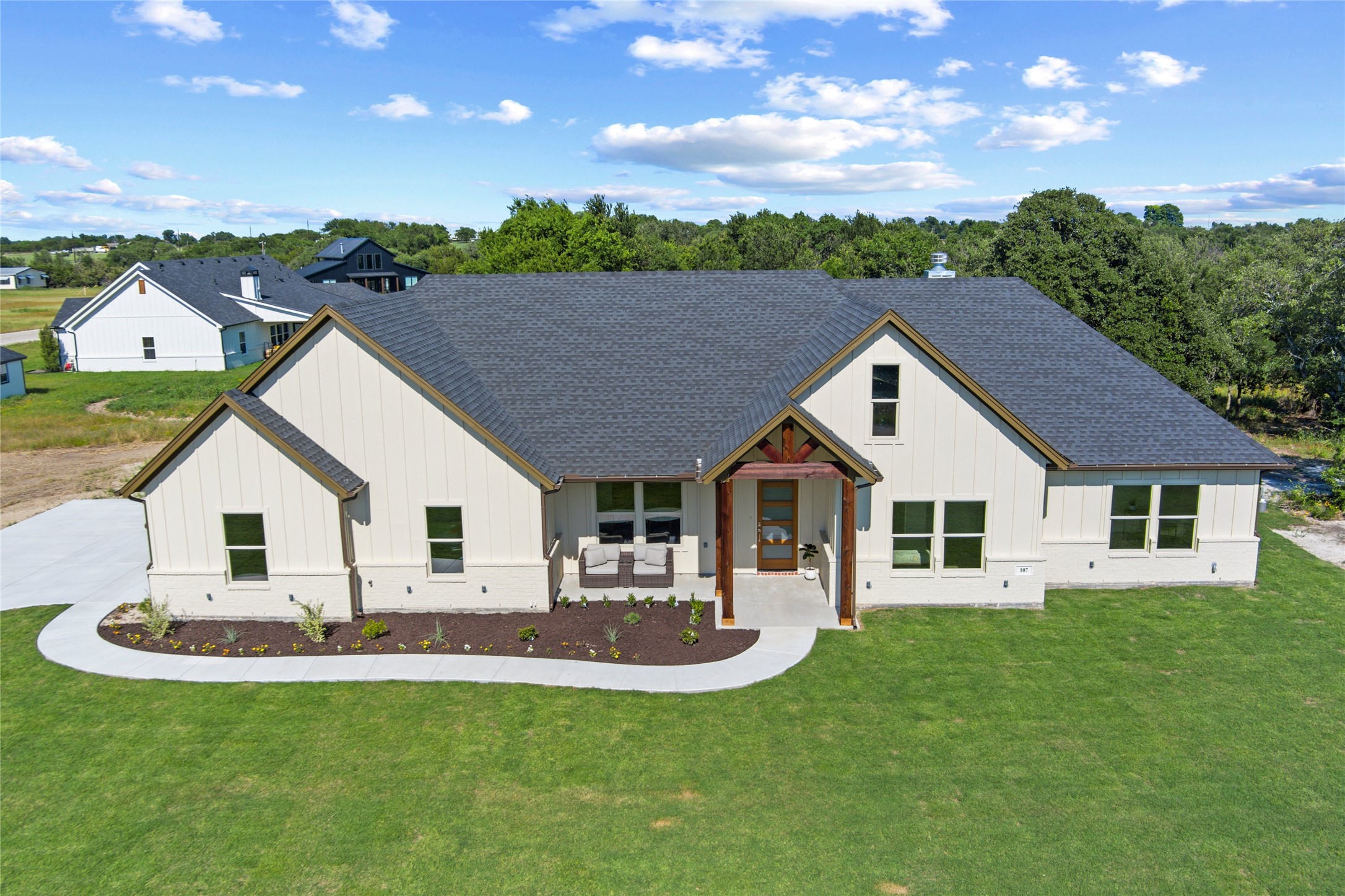 107 W Stagecoach Trail Weatherford TX 76085