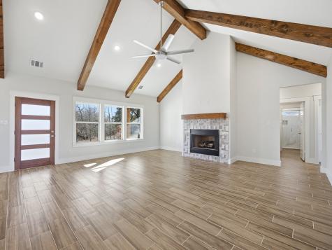 107 W Stagecoach Trail Weatherford TX 76085
