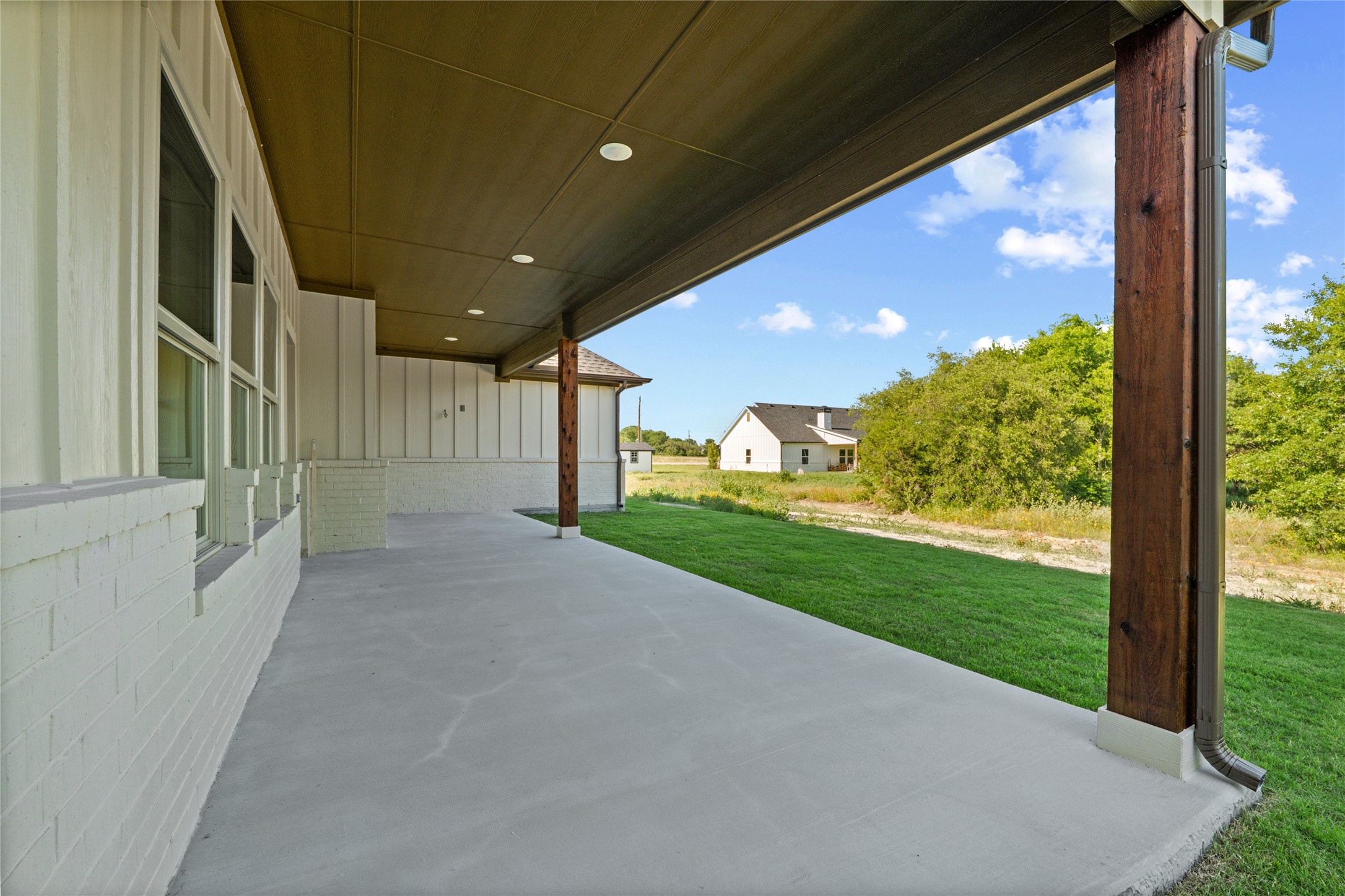 107 W Stagecoach Trail Weatherford TX 76085