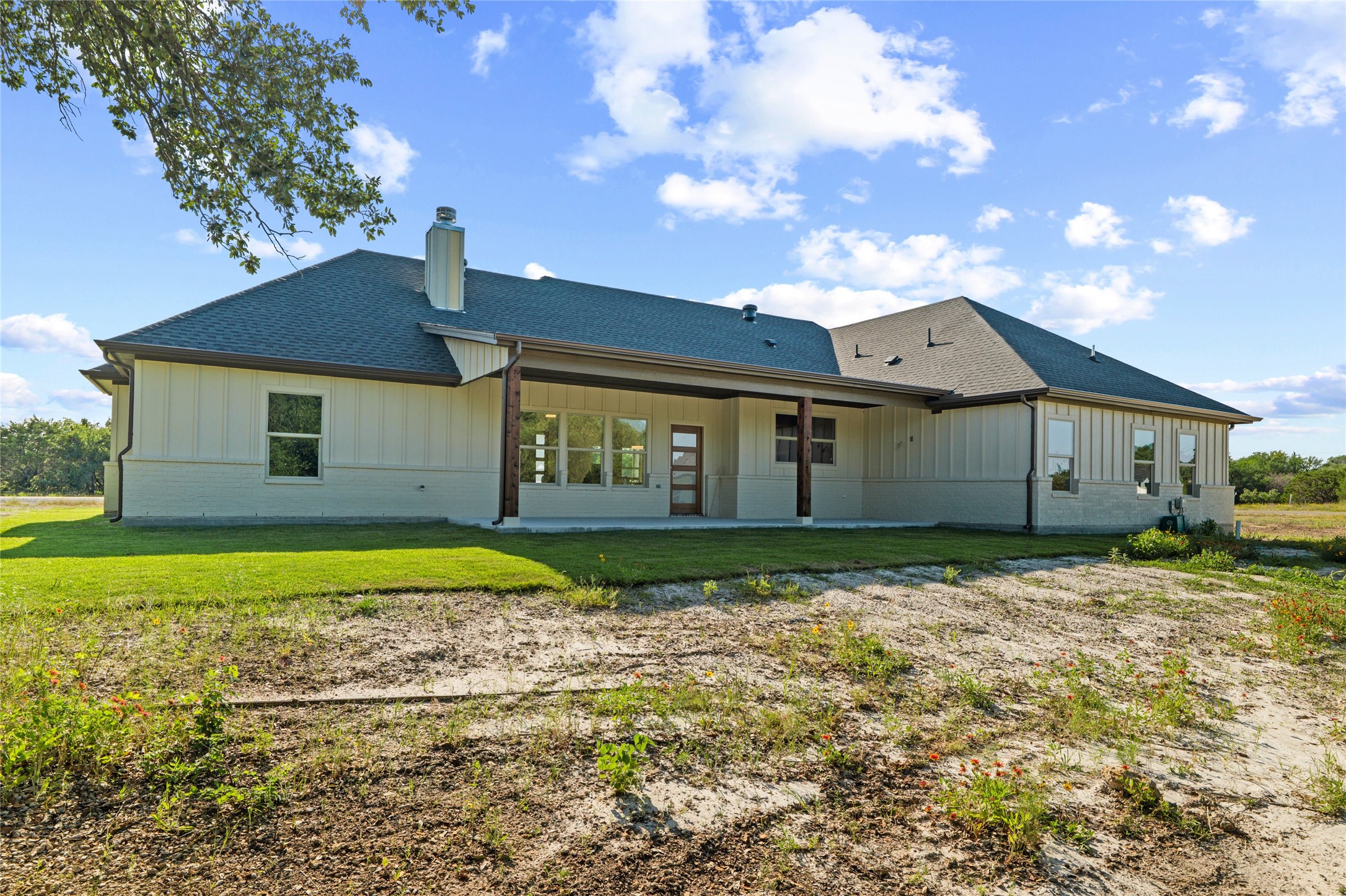 107 W Stagecoach Trail Weatherford TX 76085
