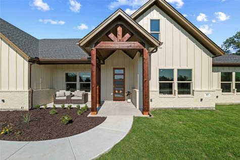 107 W Stagecoach Trail Weatherford TX 76085