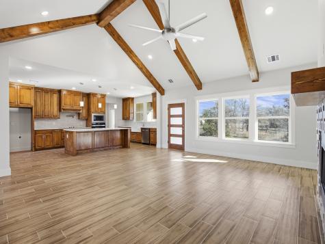 107 W Stagecoach Trail Weatherford TX 76085