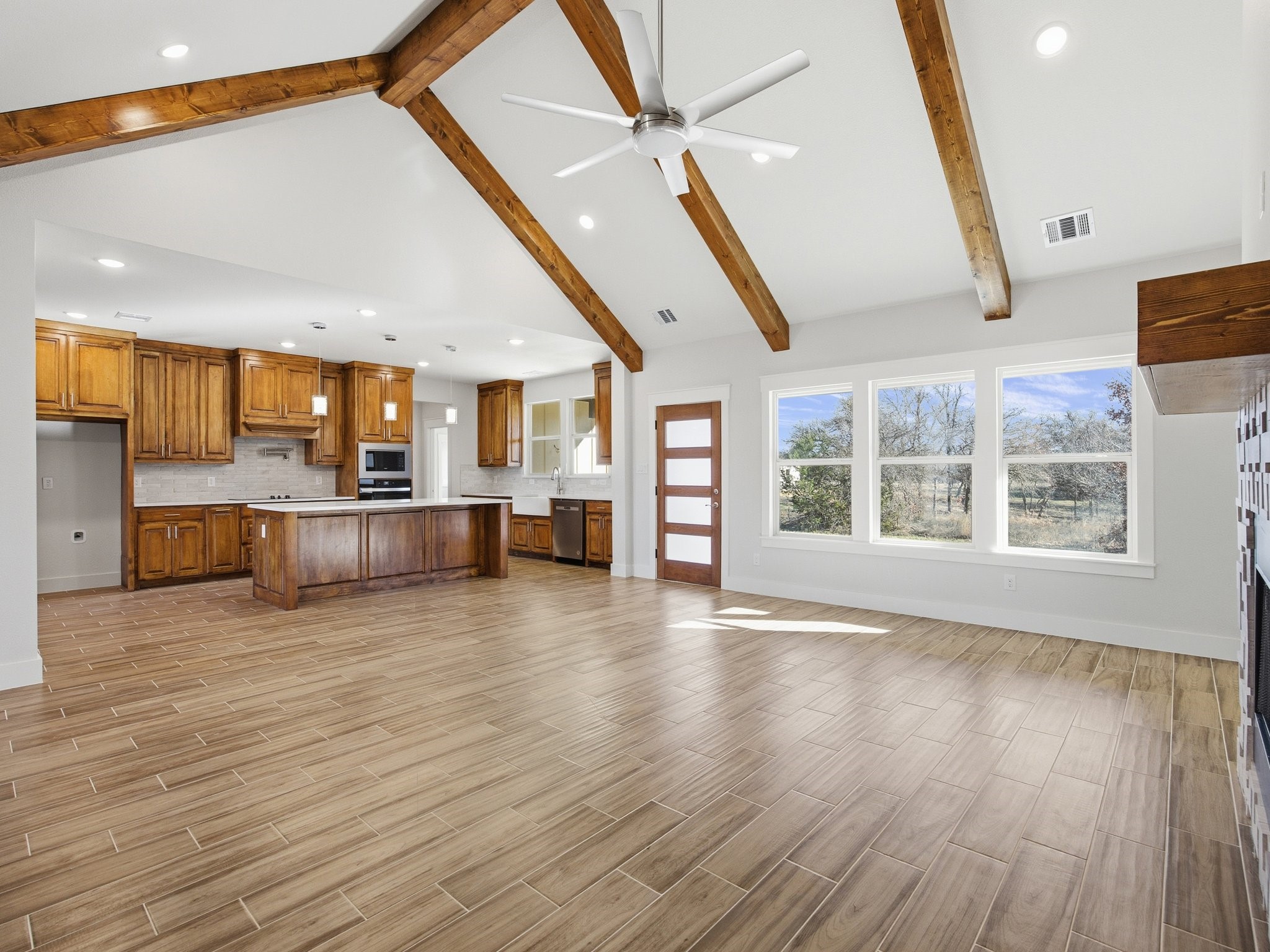 107 W Stagecoach Trail Weatherford TX 76085