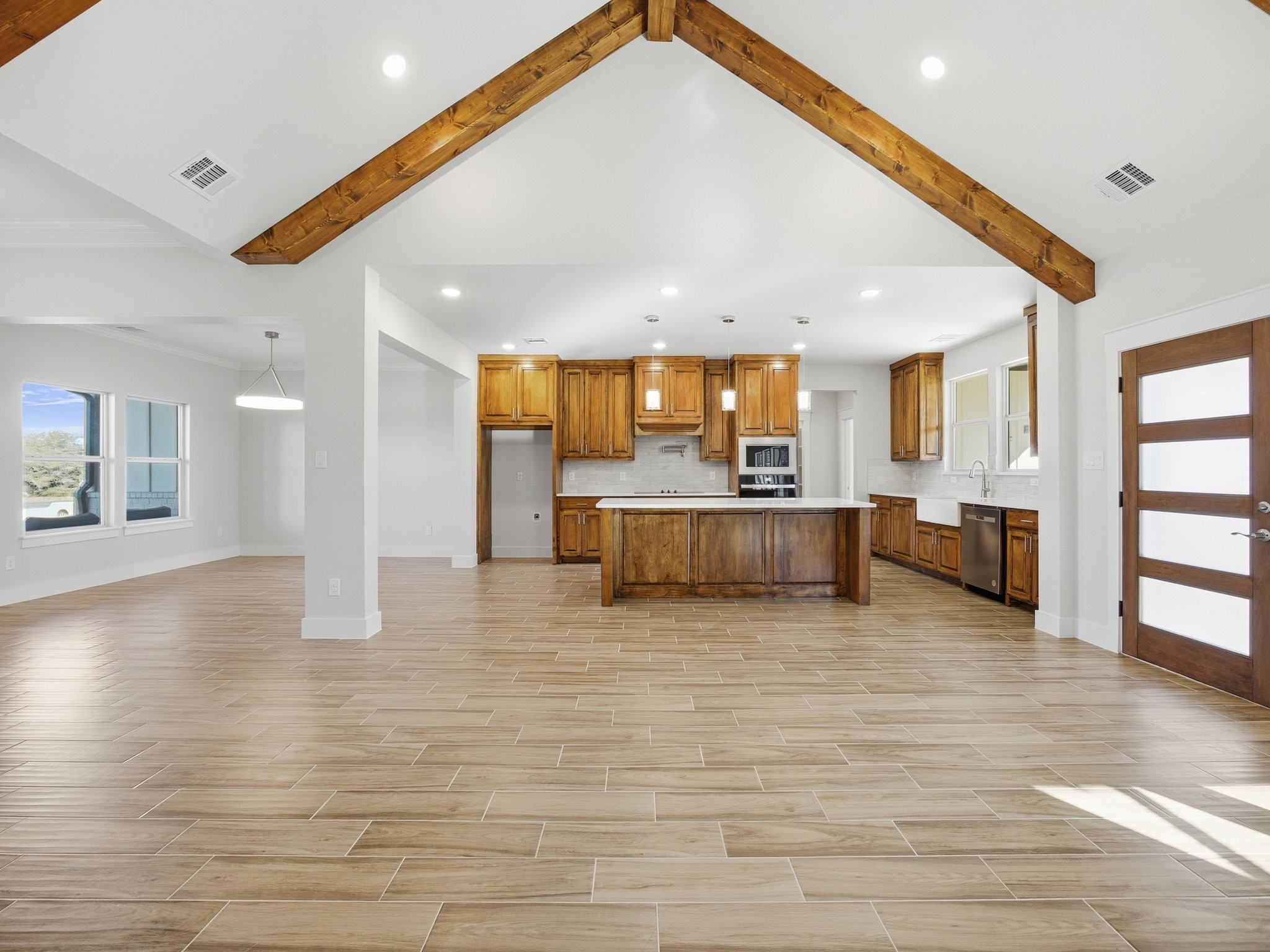 107 W Stagecoach Trail Weatherford TX 76085