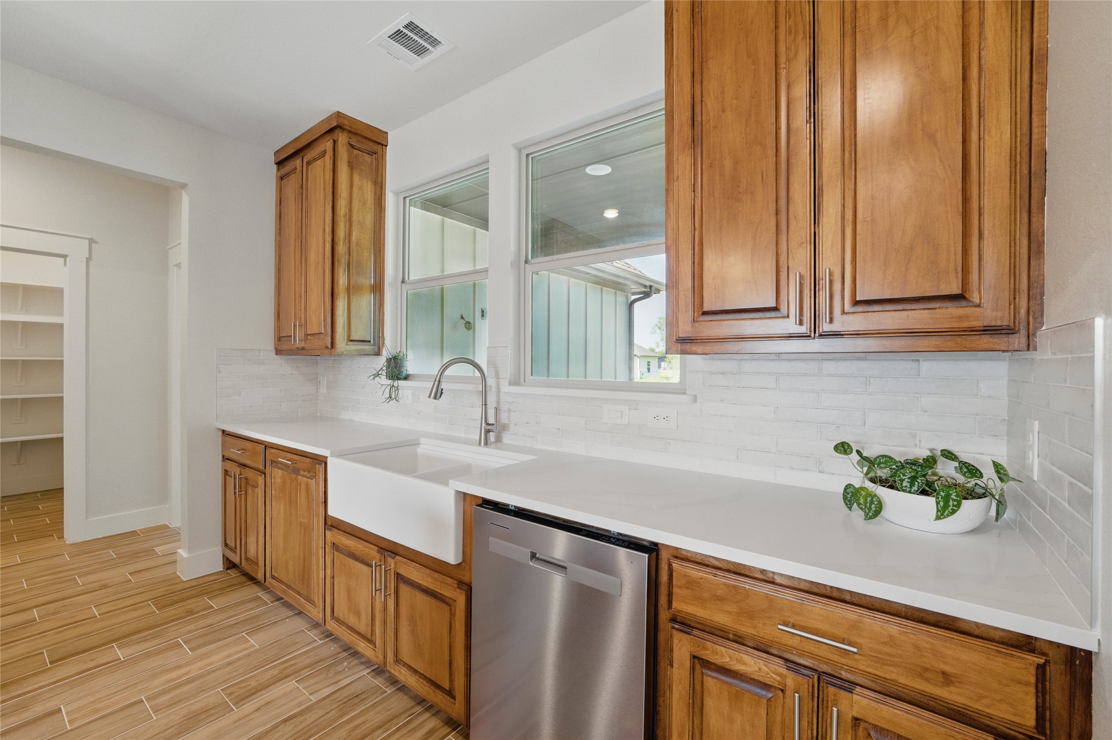 107 W Stagecoach Trail Weatherford TX 76085