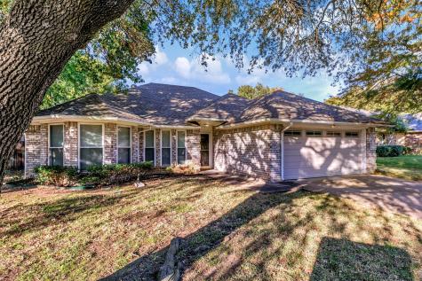 2131 Turf Club Drive Arlington TX 76017