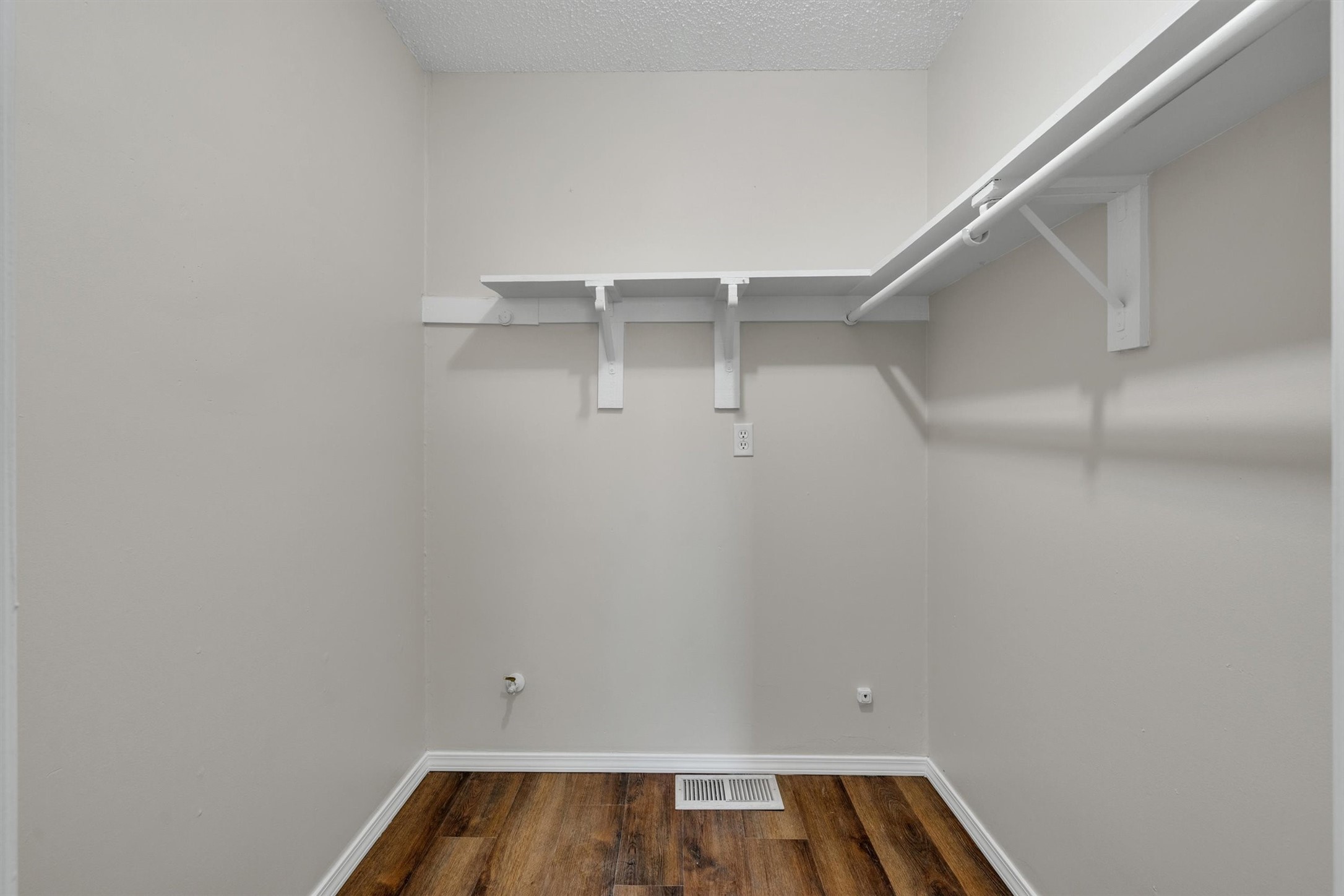 209 Mistletoe Lane Keene TX 76059