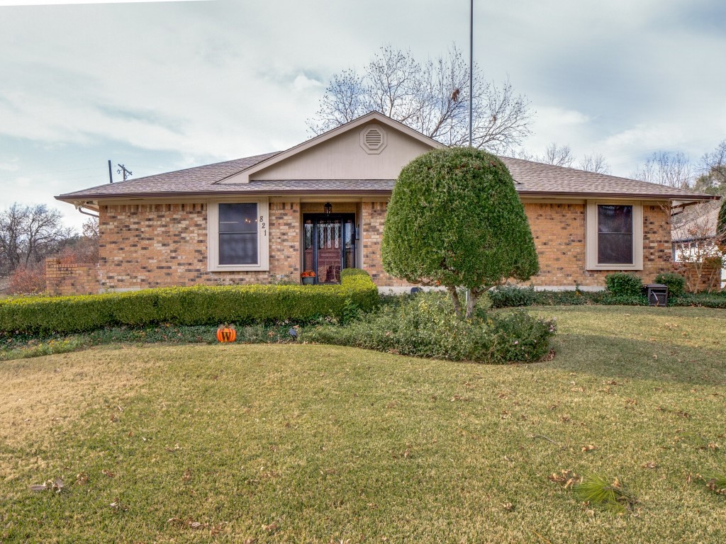821 Cook Drive Grand Prairie TX 75050