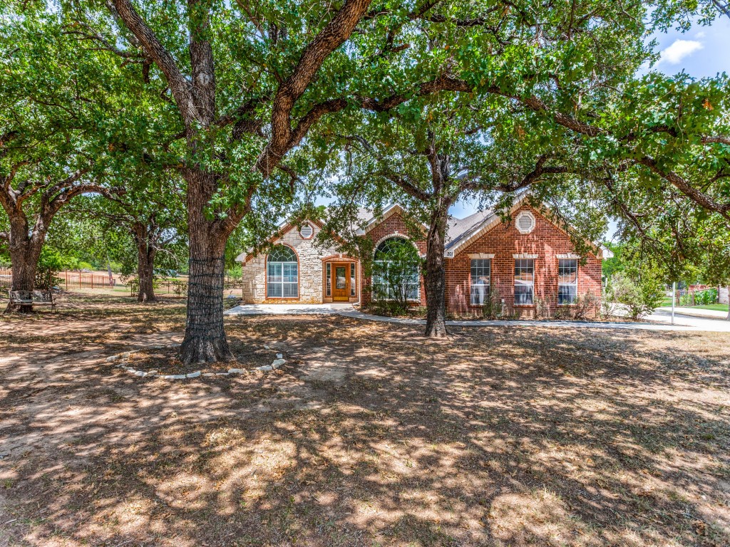 201 Lost Oak Drive Azle TX 76020
