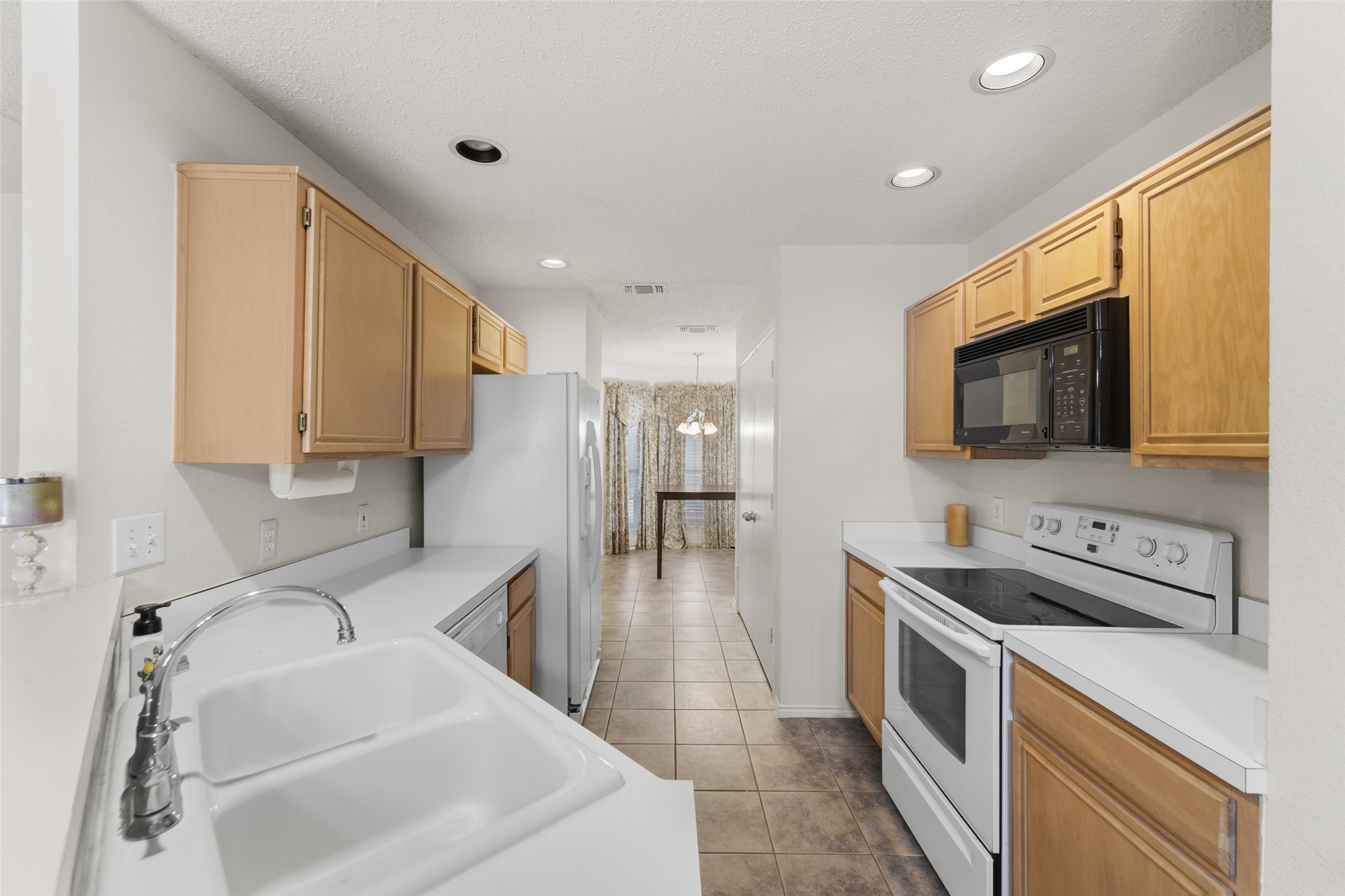 837 Applewood Drive Cedar Hill TX 75104