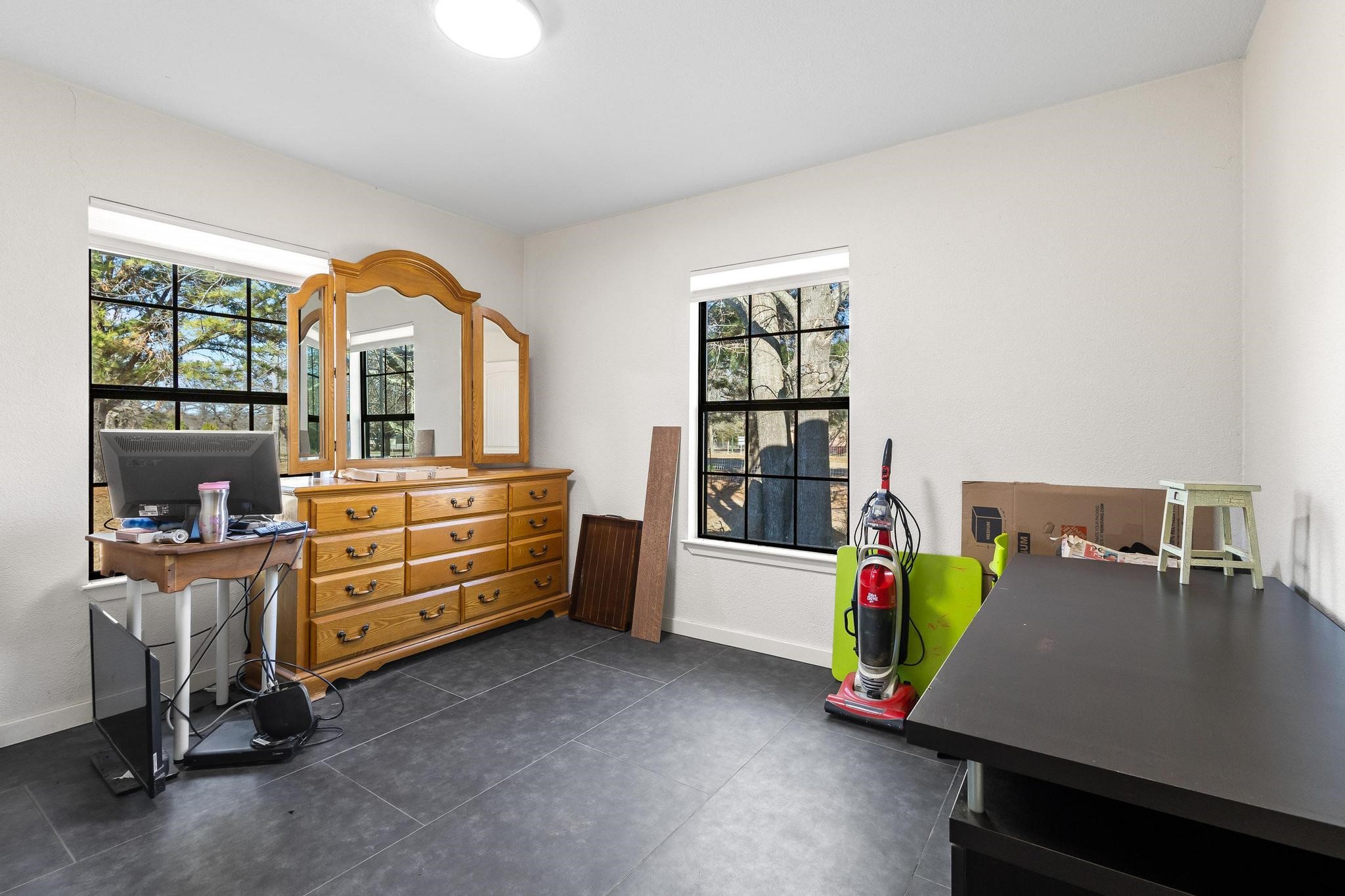4572 County Road 2700 Telephone TX 75488