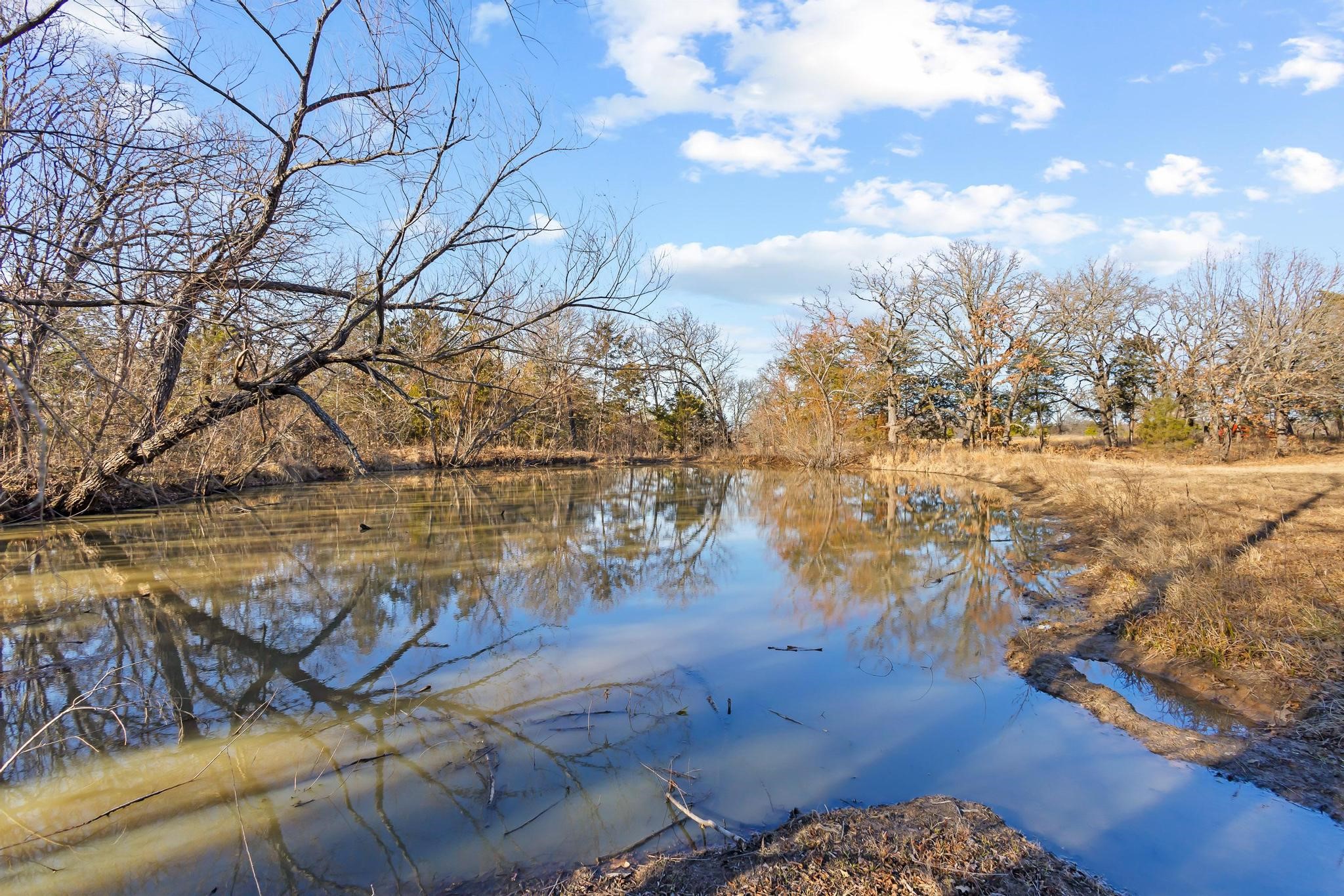 4572 County Road 2700 Telephone TX 75488