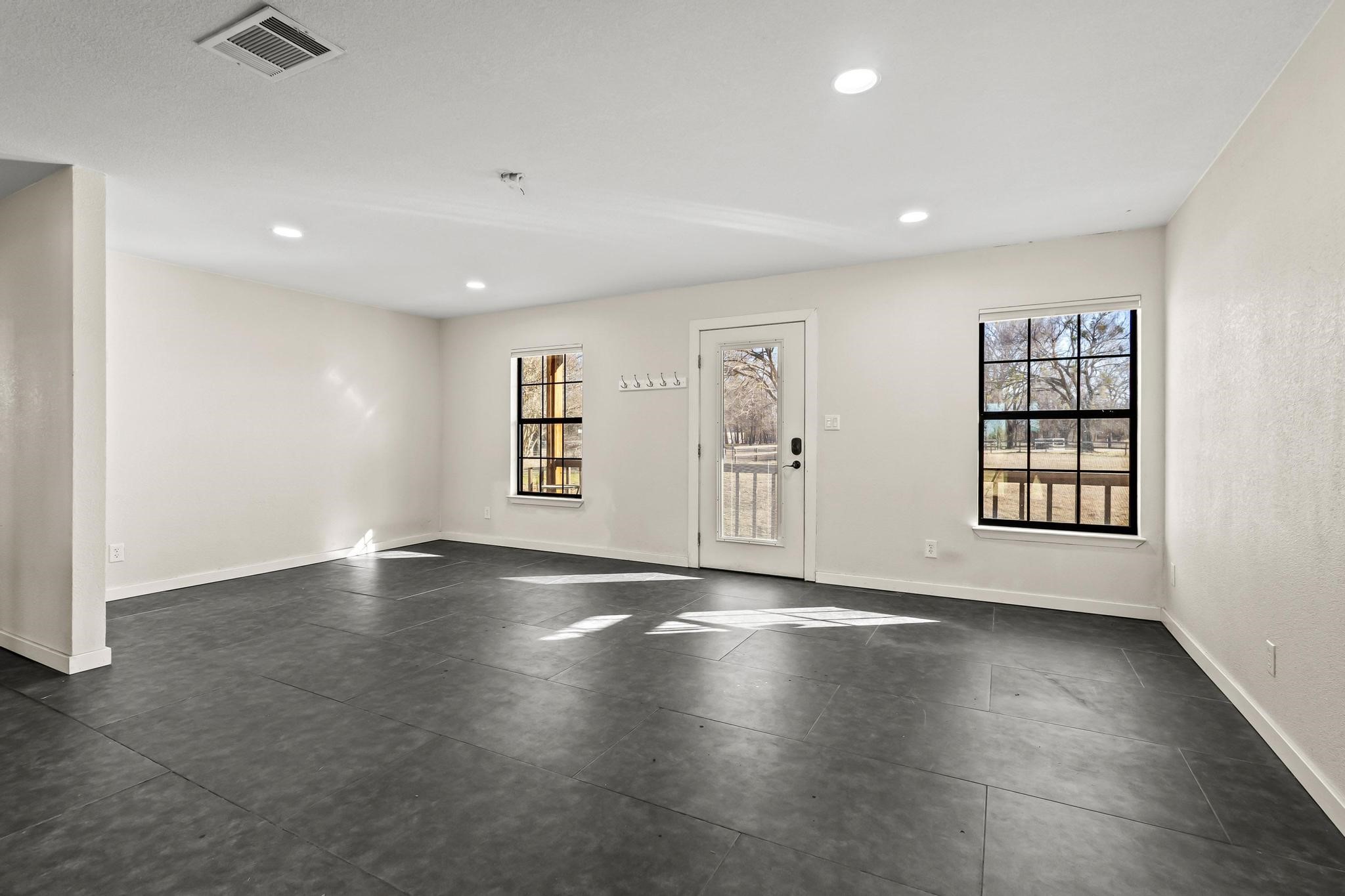 4572 County Road 2700 Telephone TX 75488