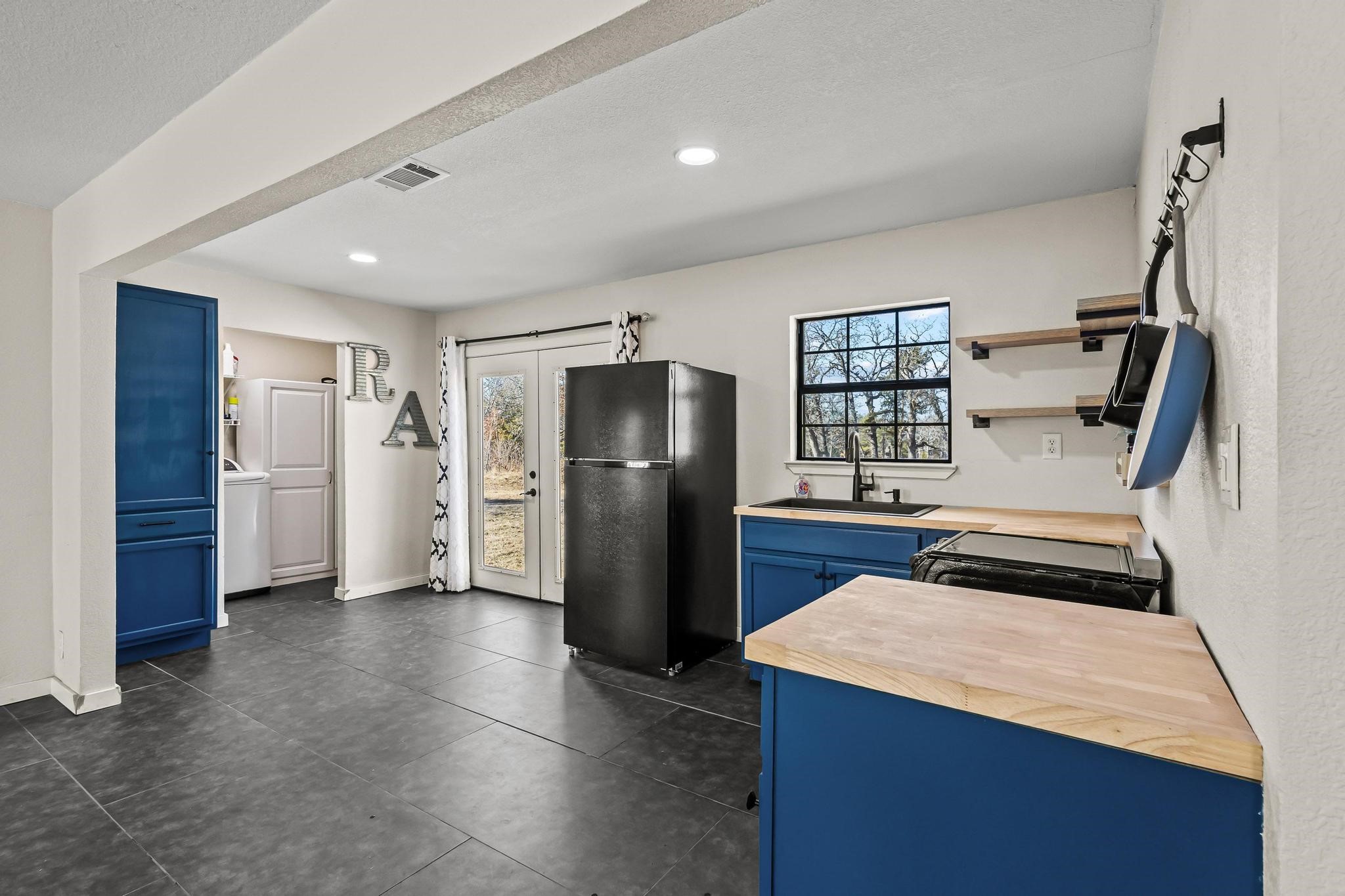 4572 County Road 2700 Telephone TX 75488
