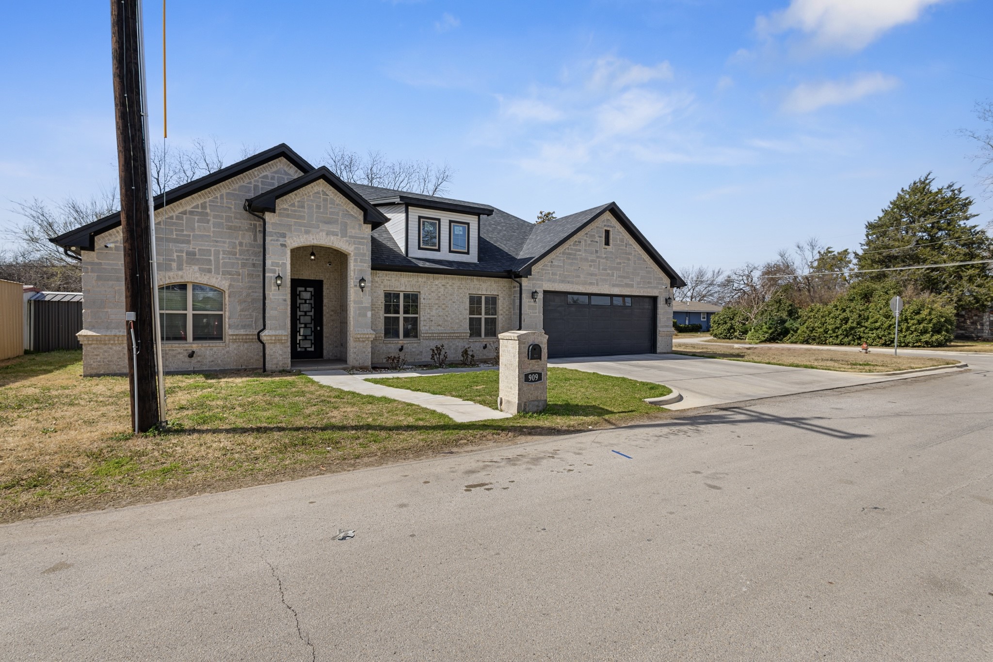 909 1st Street Bridgeport TX 76426