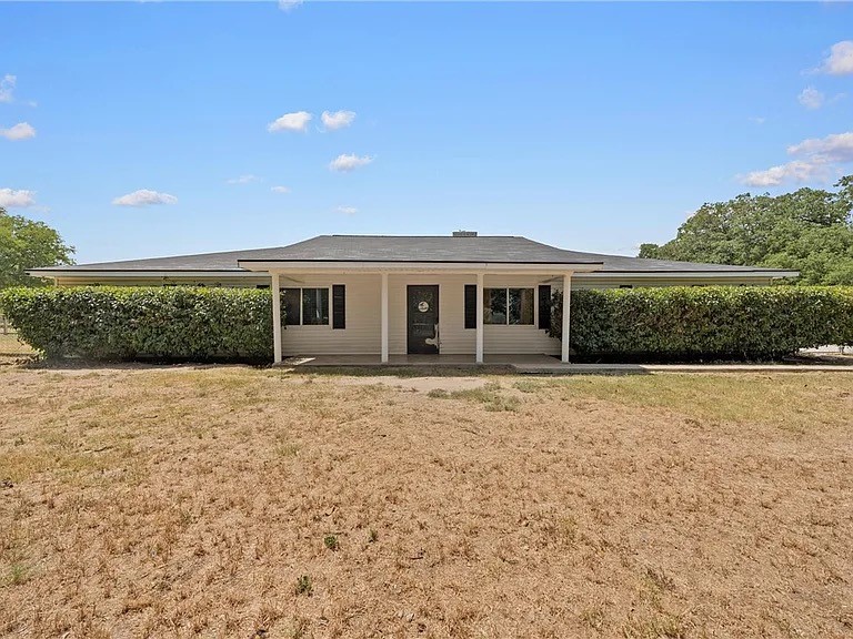 521 Wood Axtell TX 76624