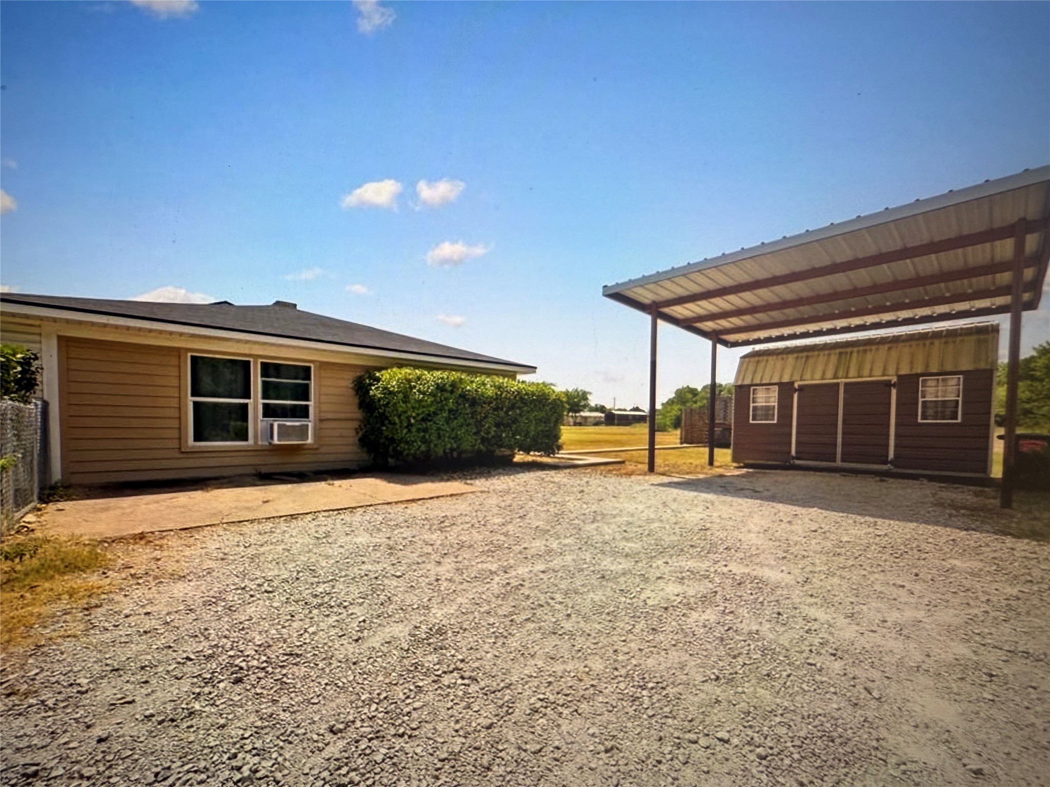 521 Wood Axtell TX 76624