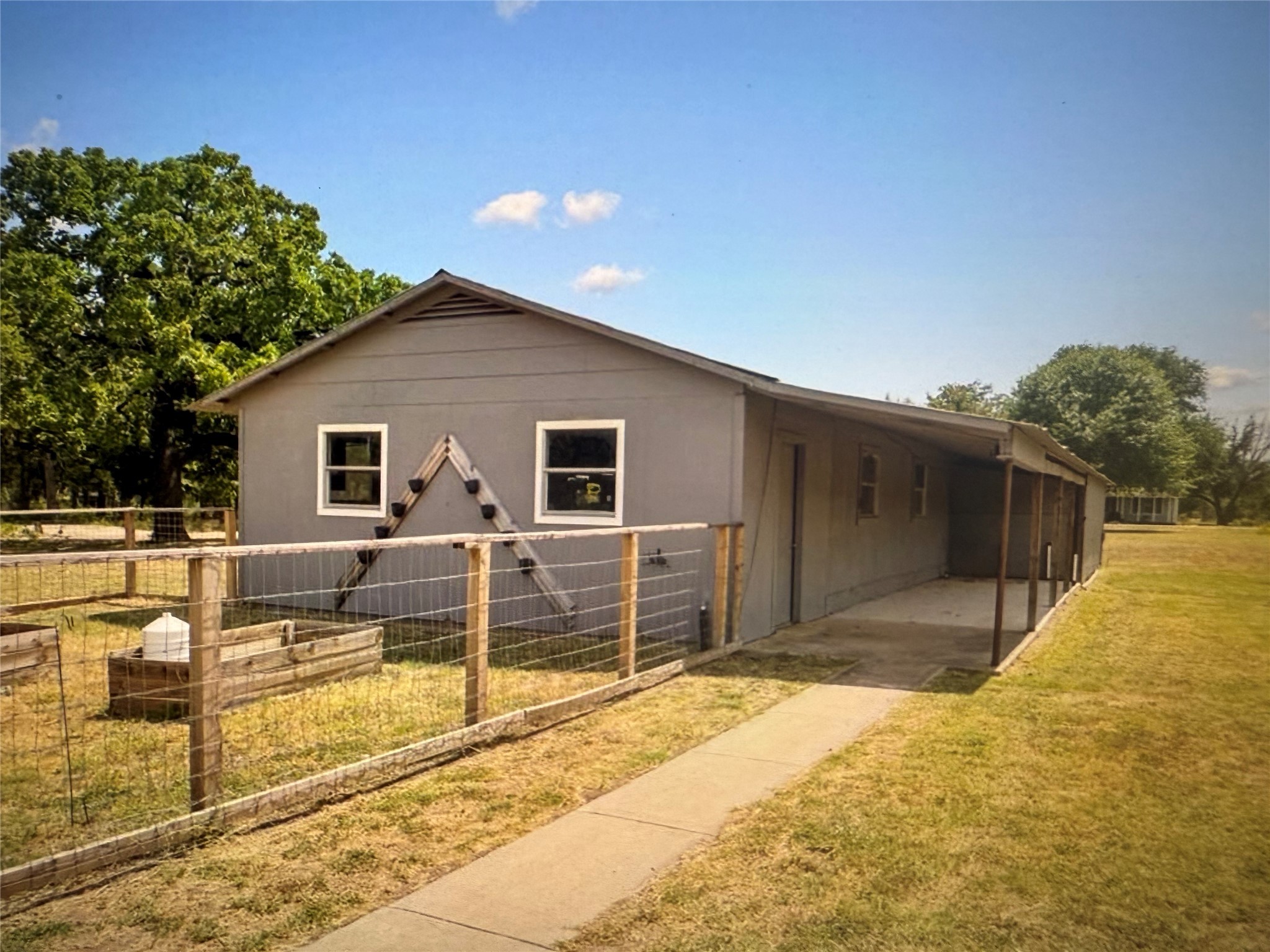 521 Wood Axtell TX 76624