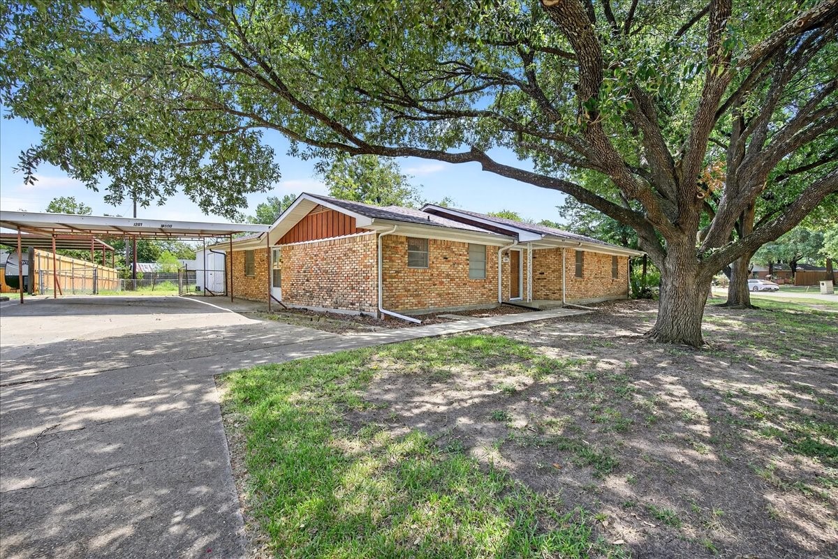 1207 Royal Drive Kaufman TX 75142